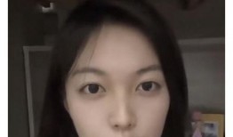 短剧女演员直播时爆料视频,短剧女演员爆料幕后真相